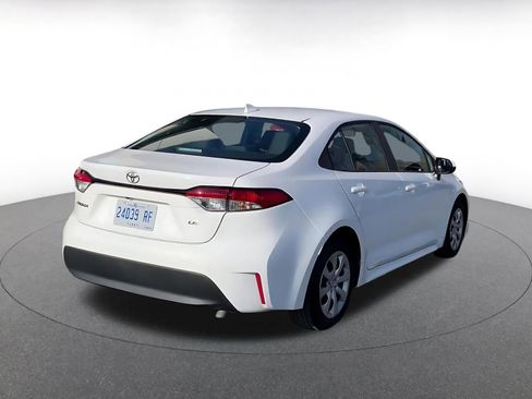 Used 2025 Toyota Corolla LE image 14