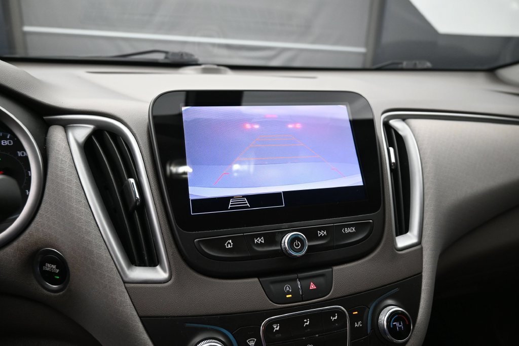 Used 2022 Chevrolet Malibu LT FWD image 40