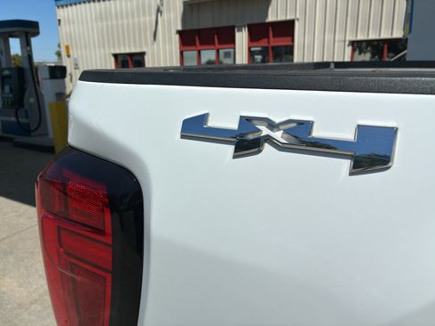 Used 2022 GMC Sierra 2500 Pro w/ Convenience Package AWD/4WD image 39
