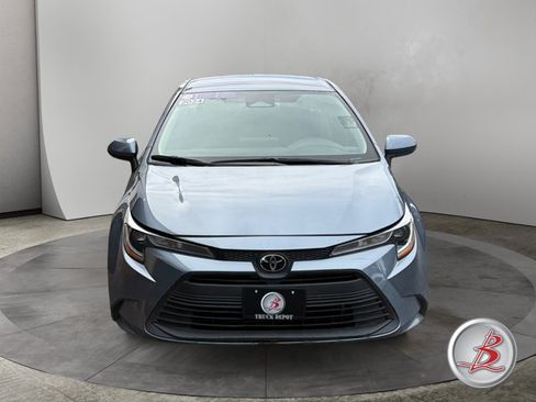 Used 2024 Toyota Corolla LE FWD image 2