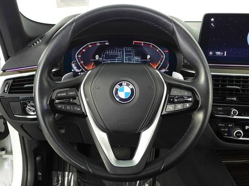 Used 2022 BMW 530i w/ Convenience Package image 26