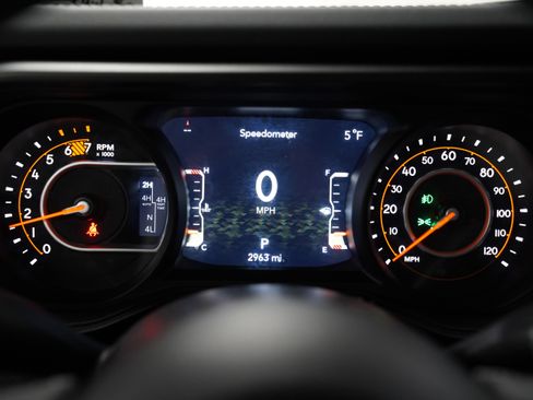 Used 2025 Jeep Wrangler Rubicon image 21