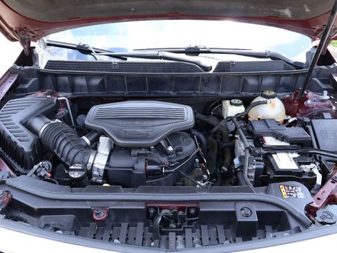 Used 2018 Cadillac XT5 Luxury w/ Driver Awareness Package FWD image 9