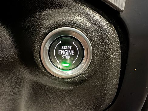 Used 2020 GMC Sierra 1500 Denali w/ Technology Package AWD/4WD image 38