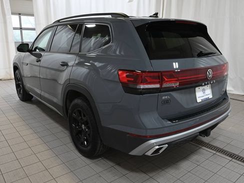 Used 2024 Volkswagen Atlas Peak Edition SEL AWD/4WD image 13