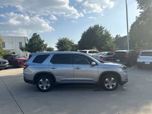 Used 2023 Honda Pilot EX-L image 4
