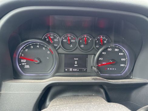 Used 2023 Chevrolet Silverado 1500 Custom Trail Boss w/ LPO, Dark Essentials Package AWD/4WD image 9