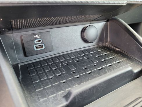 Used 2024 Ford Mustang Premium image 18