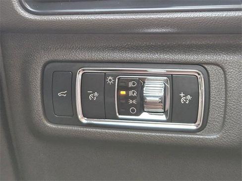 Used 2022 Lincoln Corsair Reserve w/ Equipment Group 201A image 22