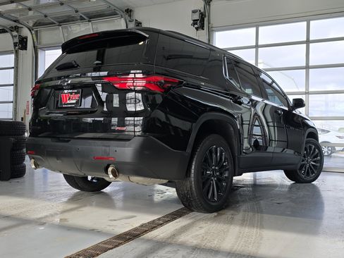 Used 2022 Chevrolet Traverse RS image 20