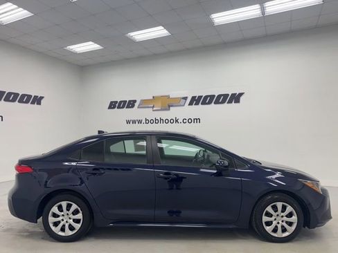 Used 2024 Toyota Corolla LE FWD image 4