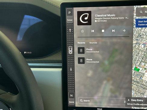 Used 2023 Tesla Model X AWD/4WD image 21
