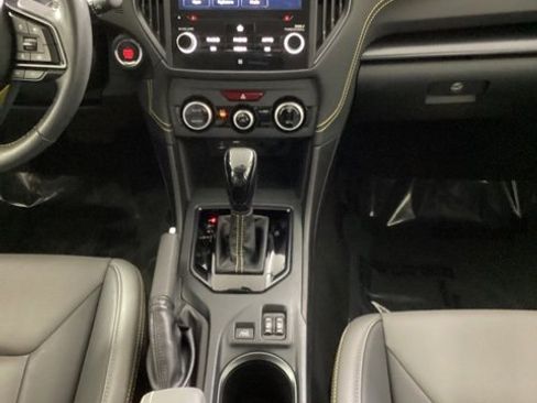 Used 2022 Subaru Crosstrek 2.5i Sport w/ Moonroof Package image 19