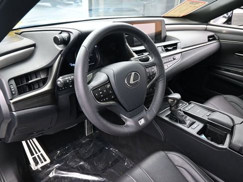 Used 2019 Lexus ES 350 F Sport w/ Accessory Package 2 FWD image 10