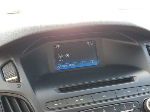 Used 2016 Ford Focus SE FWD image 19