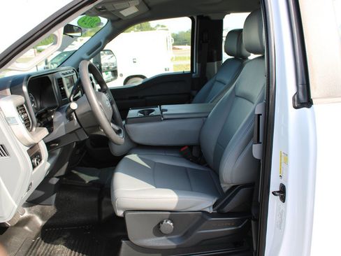 Used 2024 Ford F250 XL w/ XL Chrome Package RWD image 16