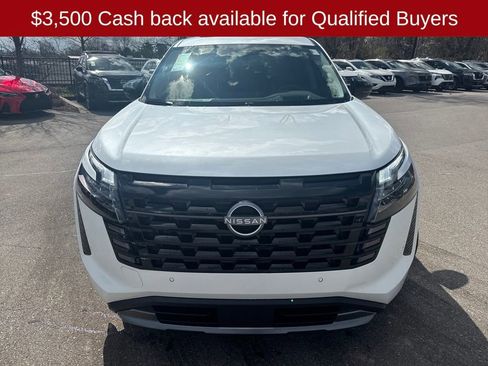 New 2026 Nissan Pathfinder Platinum image 9