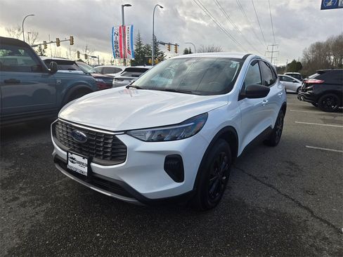 Used 2024 Ford Escape Active image 1