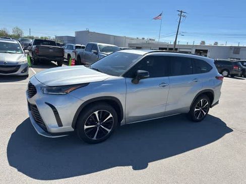 Used 2021 Toyota Highlander XSE image 17