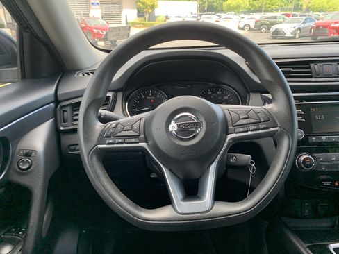 Used 2017 Nissan Rogue S FWD image 18