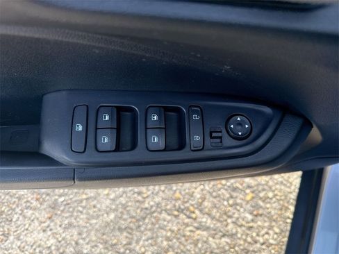 Used 2024 Hyundai Venue SE image 15