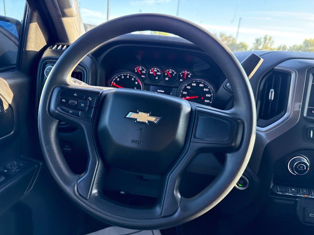 Used 2023 Chevrolet Silverado 1500 Custom AWD/4WD image 12