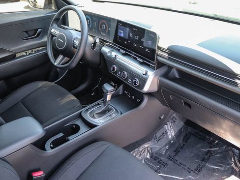Used 2026 Hyundai Kona SE FWD image 17