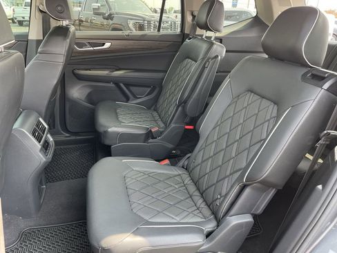 Used 2024 Volkswagen Atlas SEL Premium R-Line AWD/4WD image 23