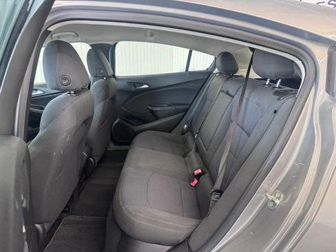Used 2018 Chevrolet Cruze LT w/ Convenience Package FWD image 12