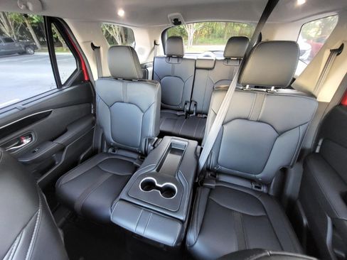 Certified 2024 Honda Pilot Touring image 14