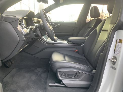 Used 2025 Audi Q8 Premium Plus w/ Premium Plus Package image 5