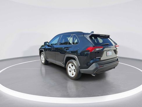Certified 2021 Toyota RAV4 LE AWD/4WD image 6