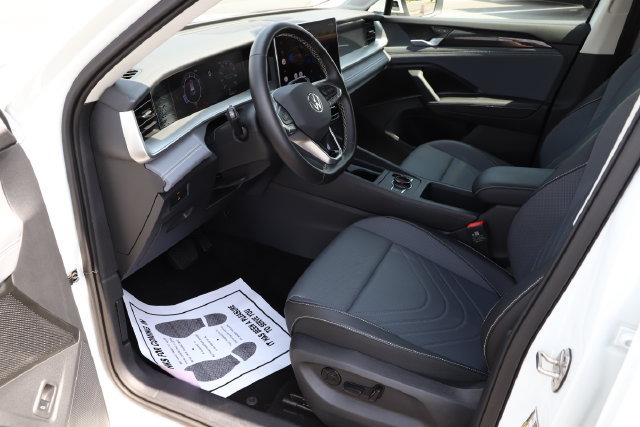 Used 2026 Volkswagen Tiguan SE AWD/4WD image 8