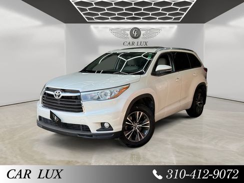 Used 2016 Toyota Highlander XLE FWD image 1