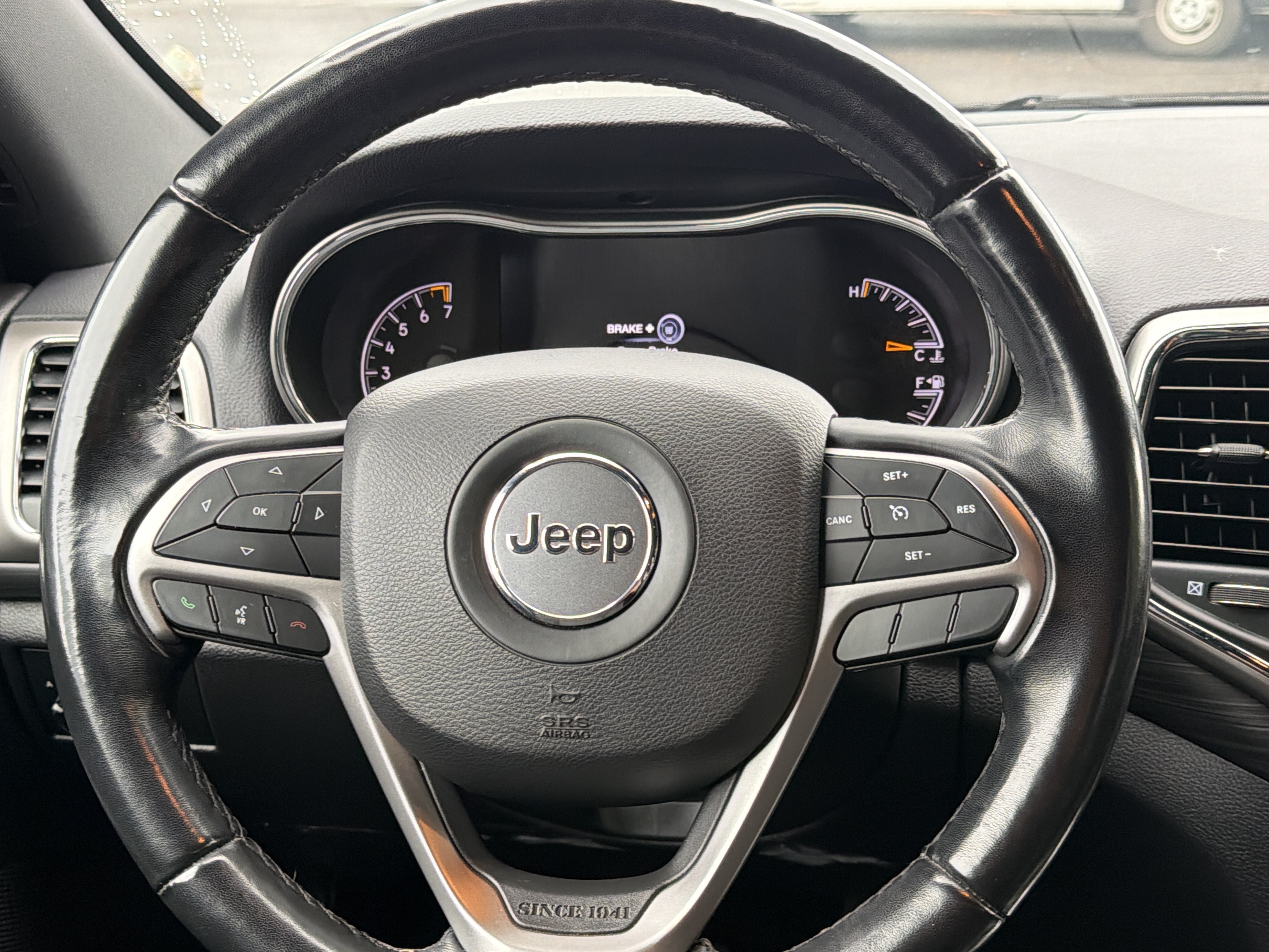 Used 2020 Jeep Grand Cherokee Laredo AWD/4WD image 14