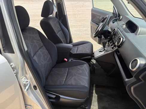Used 2013 Scion xB FWD image 19