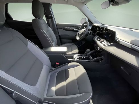 Used 2025 Chevrolet TrailBlazer LT AWD/4WD image 15