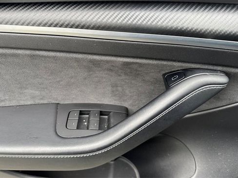 Used 2022 Tesla Model 3 Performance image 11