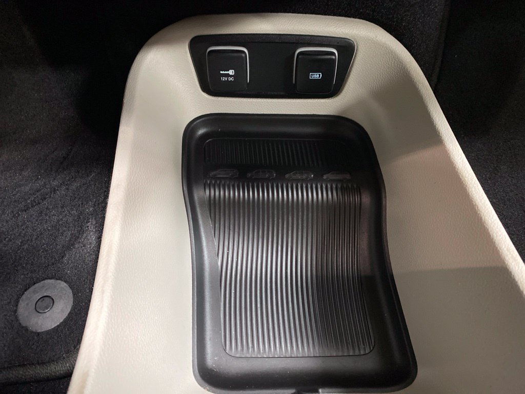 Used 2017 Chrysler Pacifica Touring Plus w/ Tire & Wheel Group FWD image 35