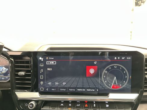 Used 2024 GMC Sierra 1500 SLT image 33