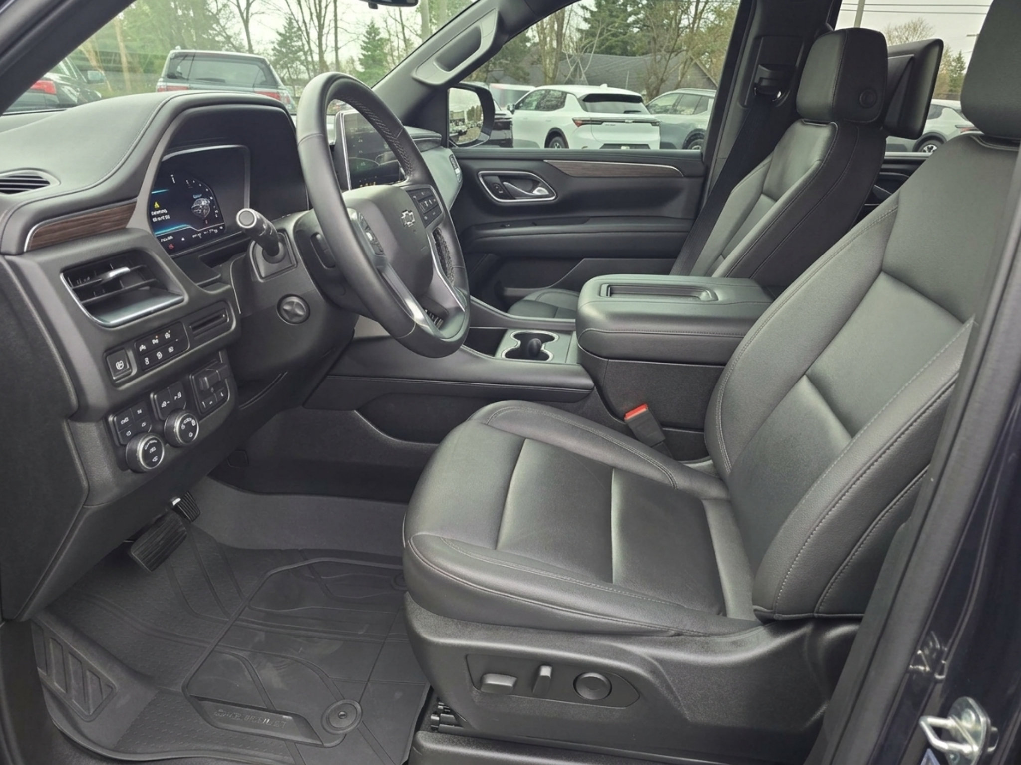 Certified 2023 Chevrolet Suburban Z71 w/ Z71 Off-Road Package AWD/4WD image 17