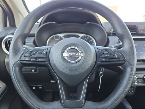 Used 2023 Nissan Versa S FWD image 30