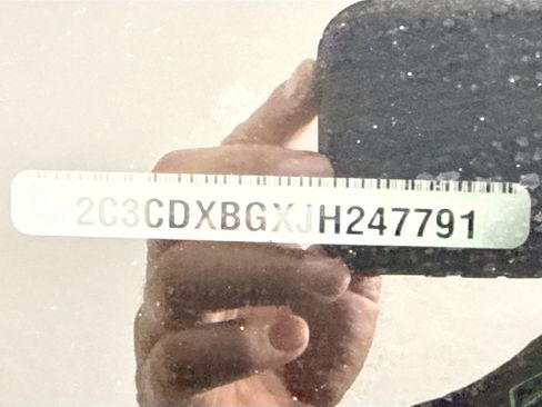 Used 2018 Dodge Charger SXT w/ Blacktop Package image 38