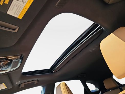 Used 2025 Lexus RX 350h w/ Convenience Package image 33