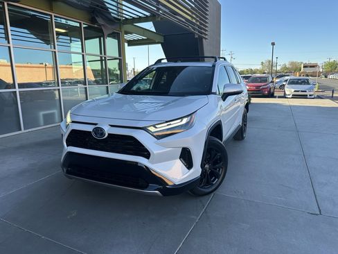 Used 2024 Toyota RAV4 SE w/ Convenience Package image 2