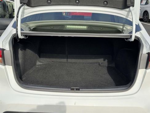 Used 2025 Toyota Corolla LE image 15