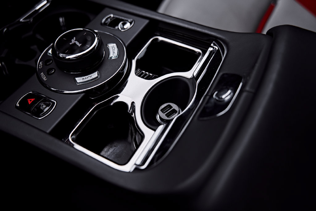 Used 2019 Rolls-Royce Dawn RWD image 73