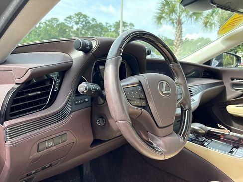 Used 2018 Lexus LS 500 w/ Interior Upgrade Package RWD image 5