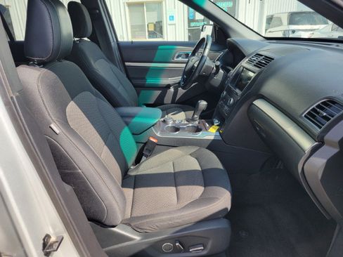 Used 2018 Ford Explorer XLT w/ Equipment Group 201A AWD/4WD image 25