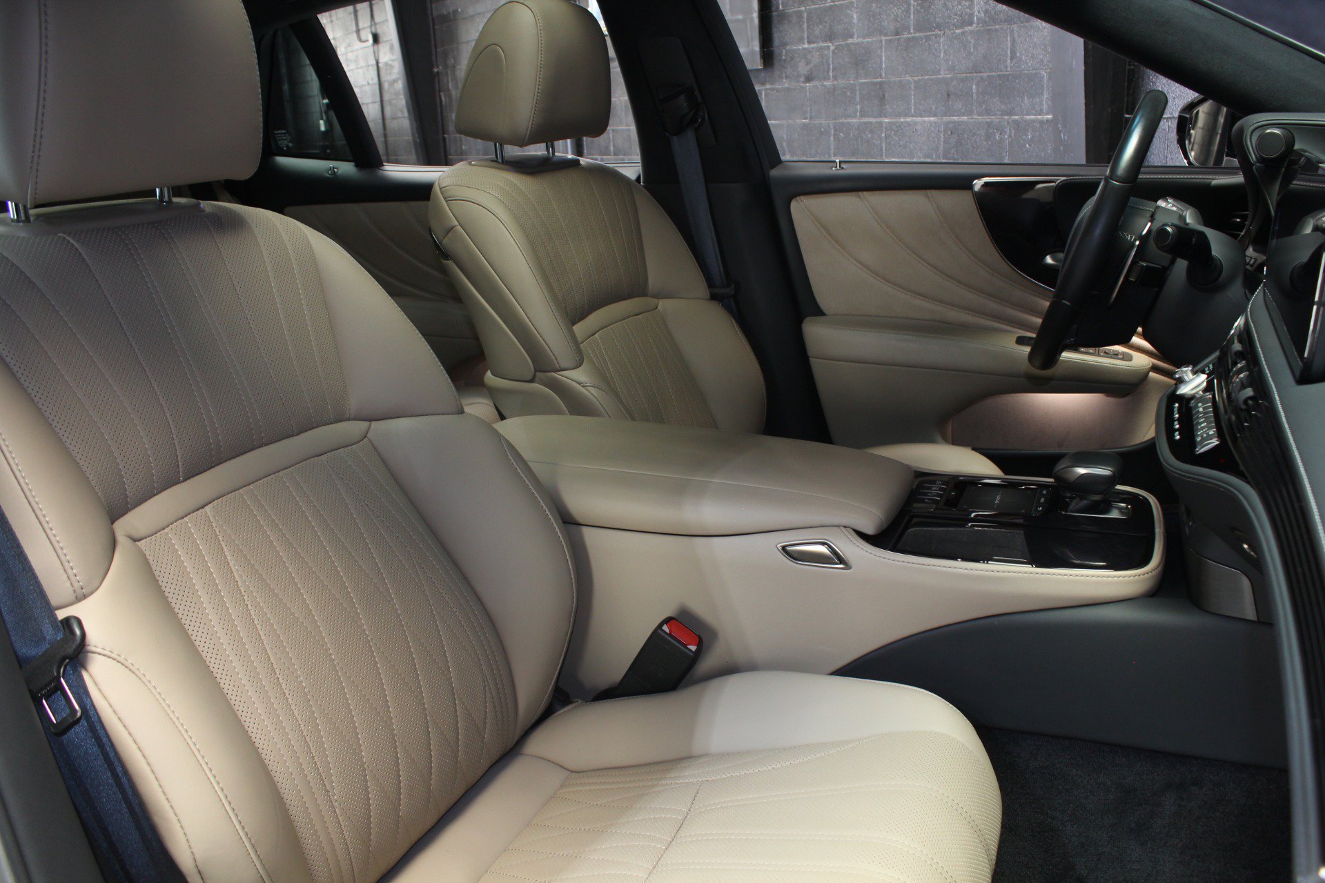 Used 2022 Lexus LS 500 w/ Interior Upgrade Package RWD image 56